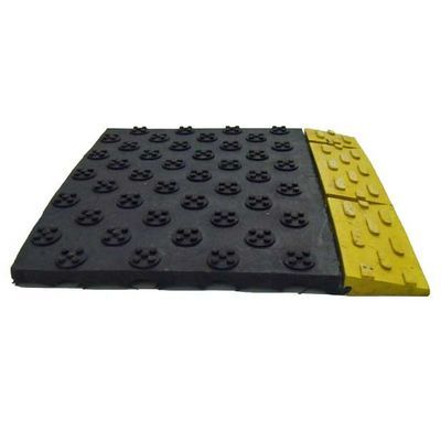 A Euro Grip 325 mat that is black with a yellow edge